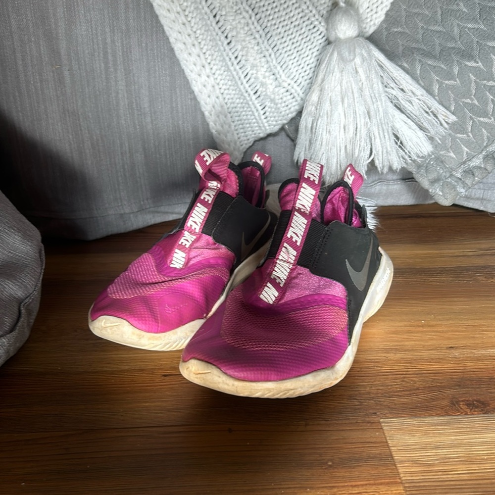 Nike tennis shoes magenta slip on 4Y